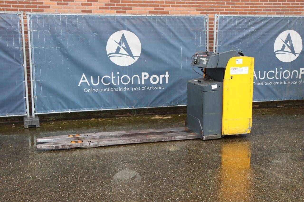 Pallet truck Jungheinrich ESE120 Electric 2000kg