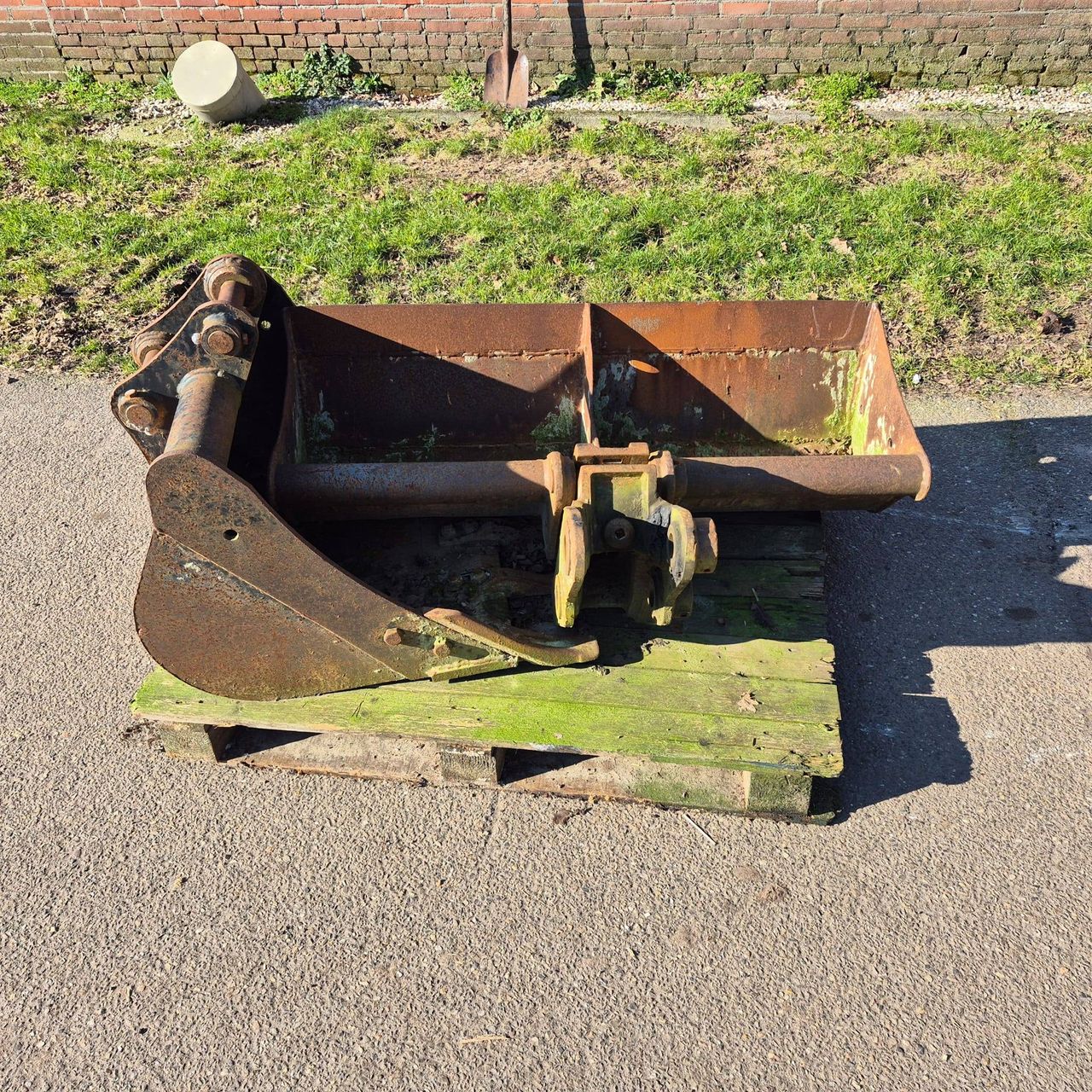 Excavator buckets for cranes from 3000kg