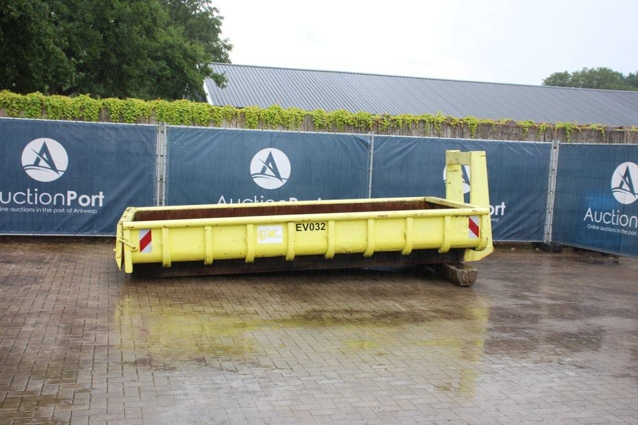 Container