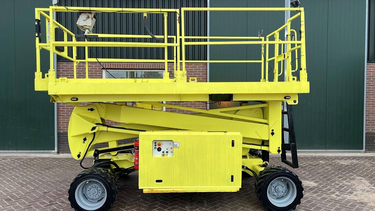 Scissor lift MEC Diesel 10m 2014 