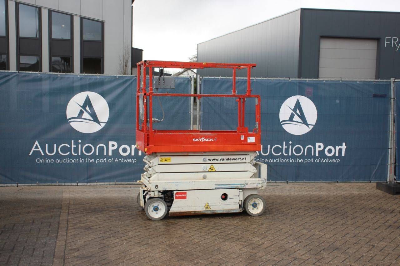 Scissor lift Skyjack SJ III 3219 Electric 7.8m 2015