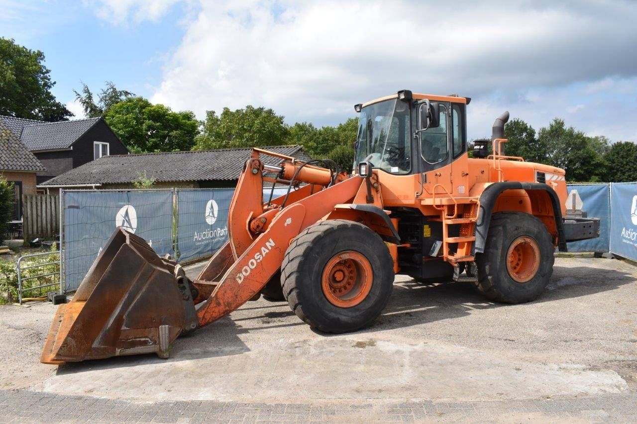 Wheel loader Doosan DL300 Diesel