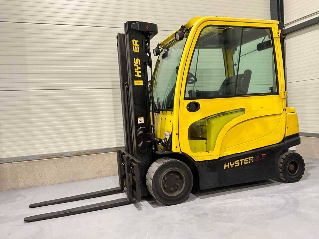 Forklift Hyster J2.5XN Electric 2500kg 4.95m 2015