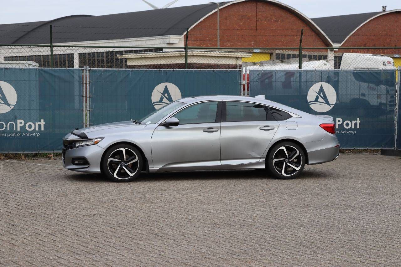 Passenger car Honda Accord Sport Petrol 195hp 2018
