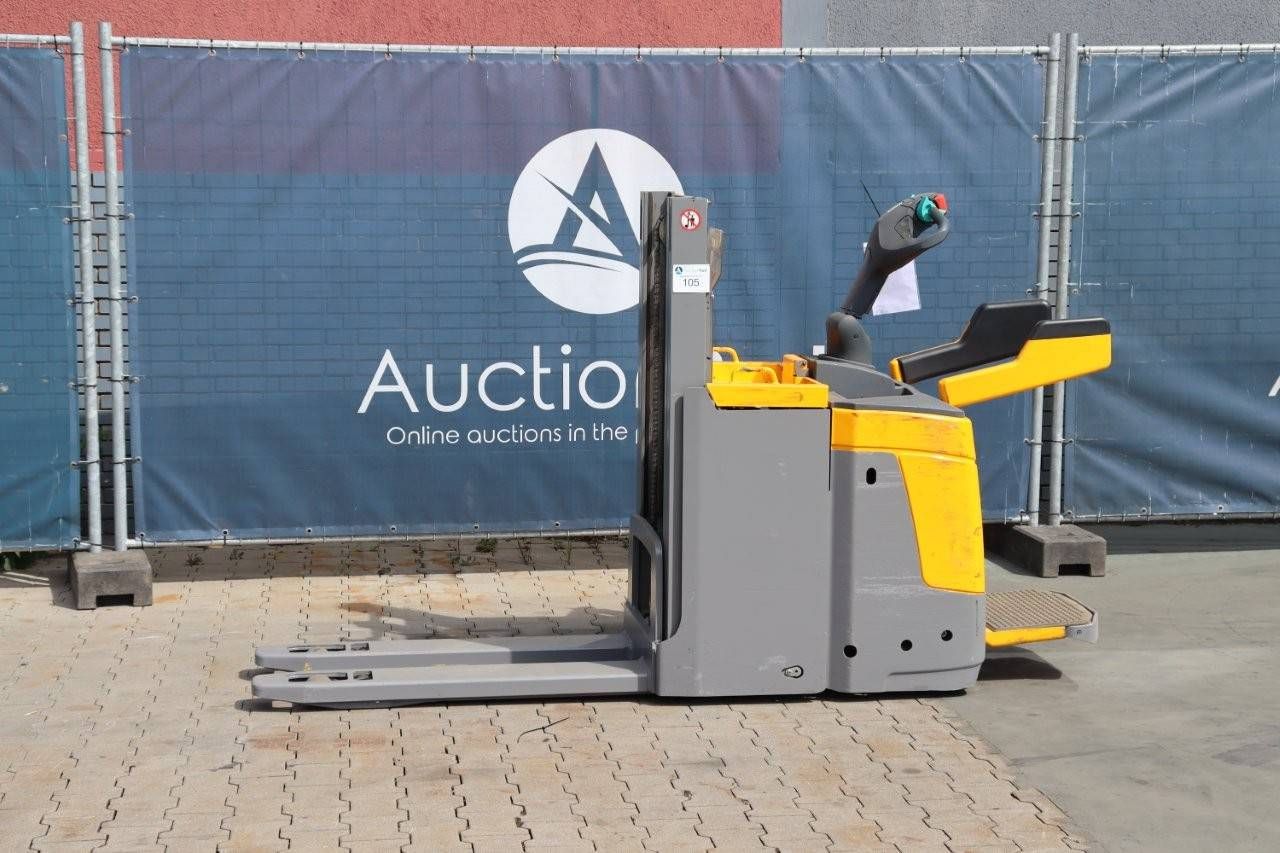 Stacker Jungheinrich ERD 220 KP Electric 2000kg 2017