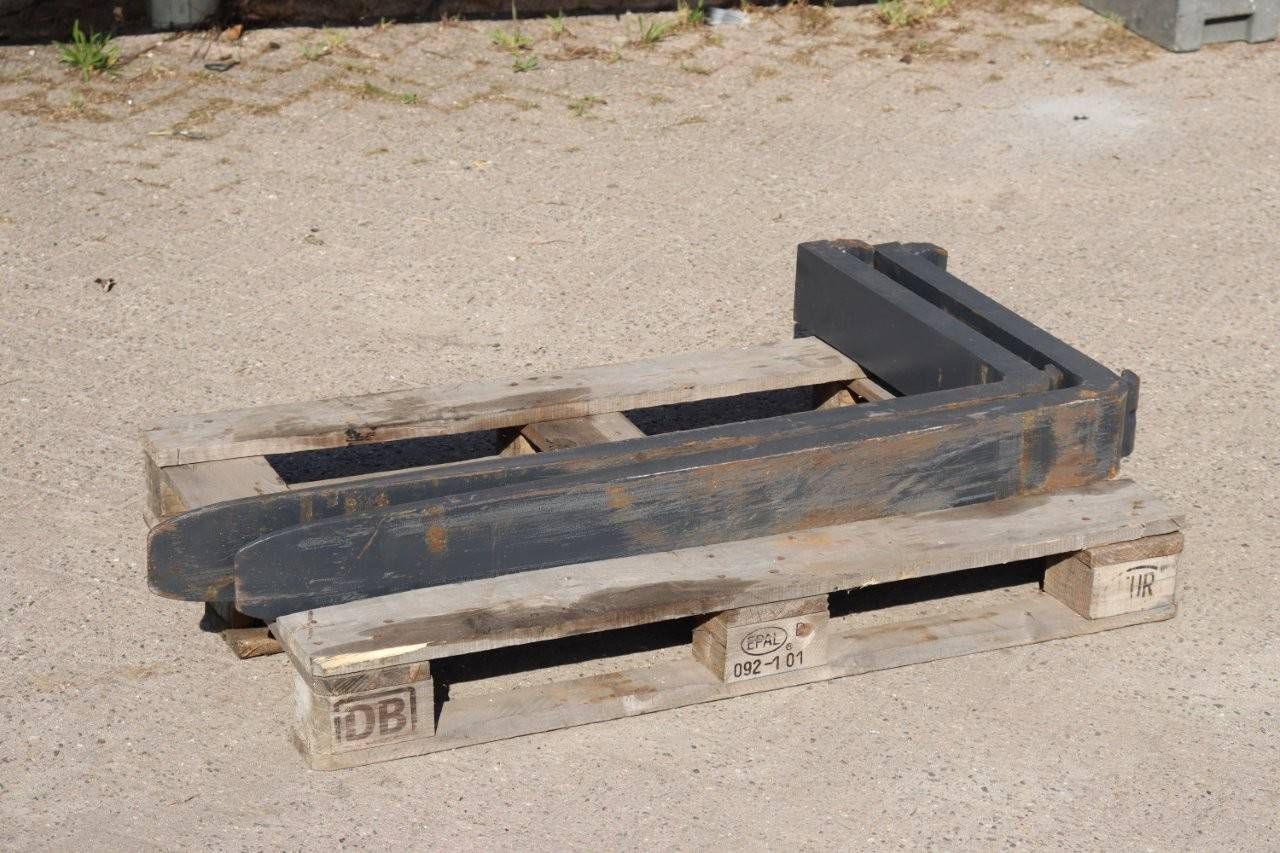 Manitou Pallet Forks