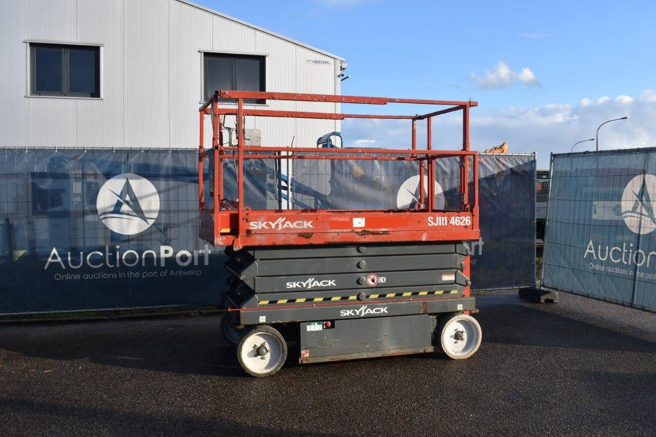 Scissor lift SkyJack SJIII 4626 Electric 7.9m