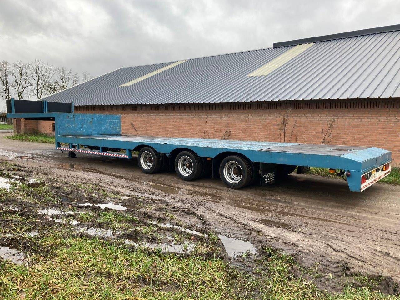 Semi-low loader Ribbon trailers 3LSDU18-27 2006