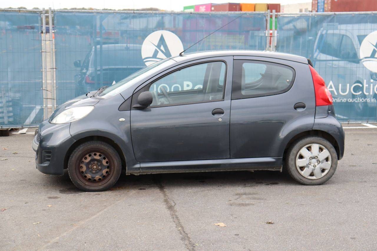 Passenger car Peugeot 107 Petrol 68hp 2011 (Margin)