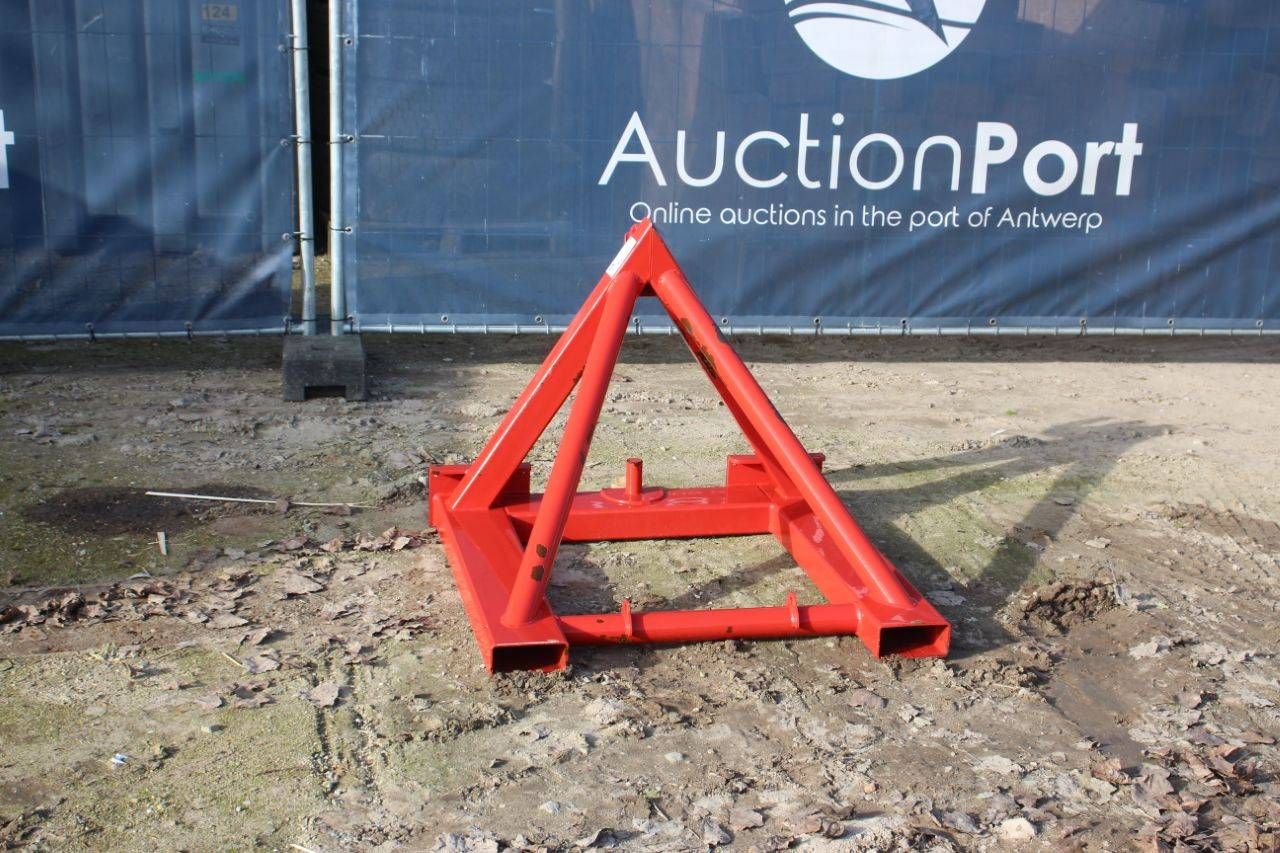 Tractor hoist