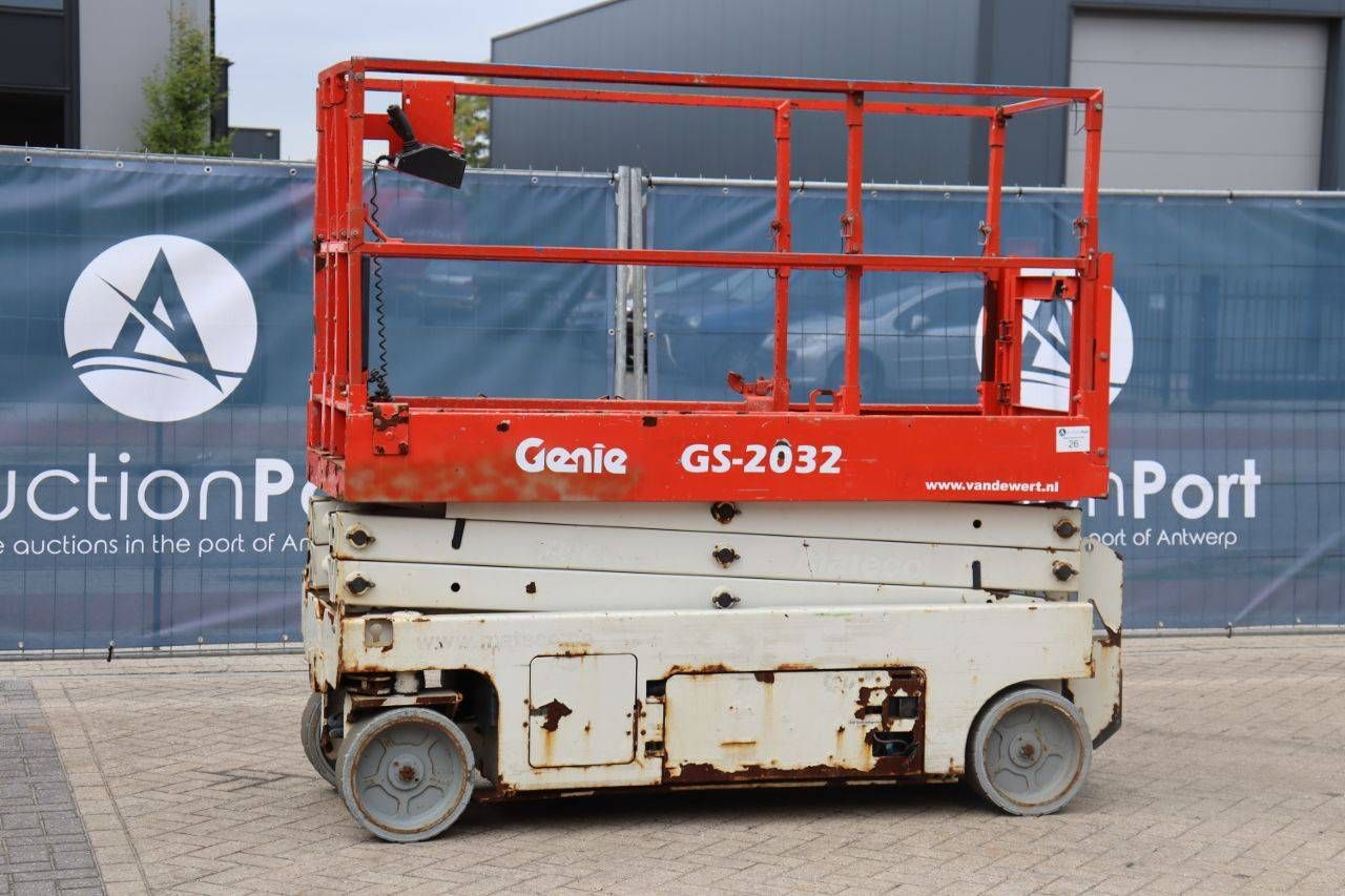 Scissor lift Genie GS-2032 Electric 8m 