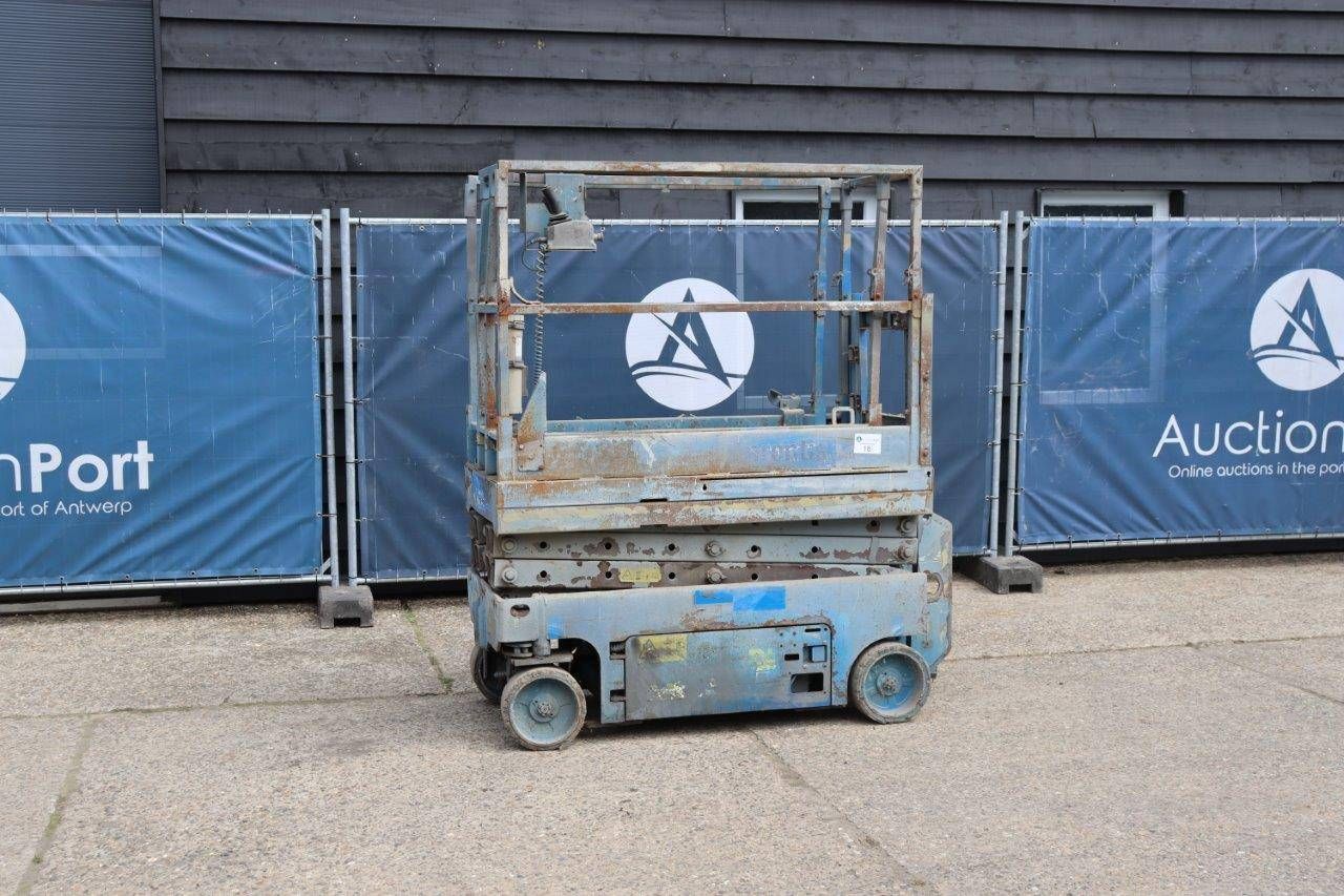 Scissor lift Electric