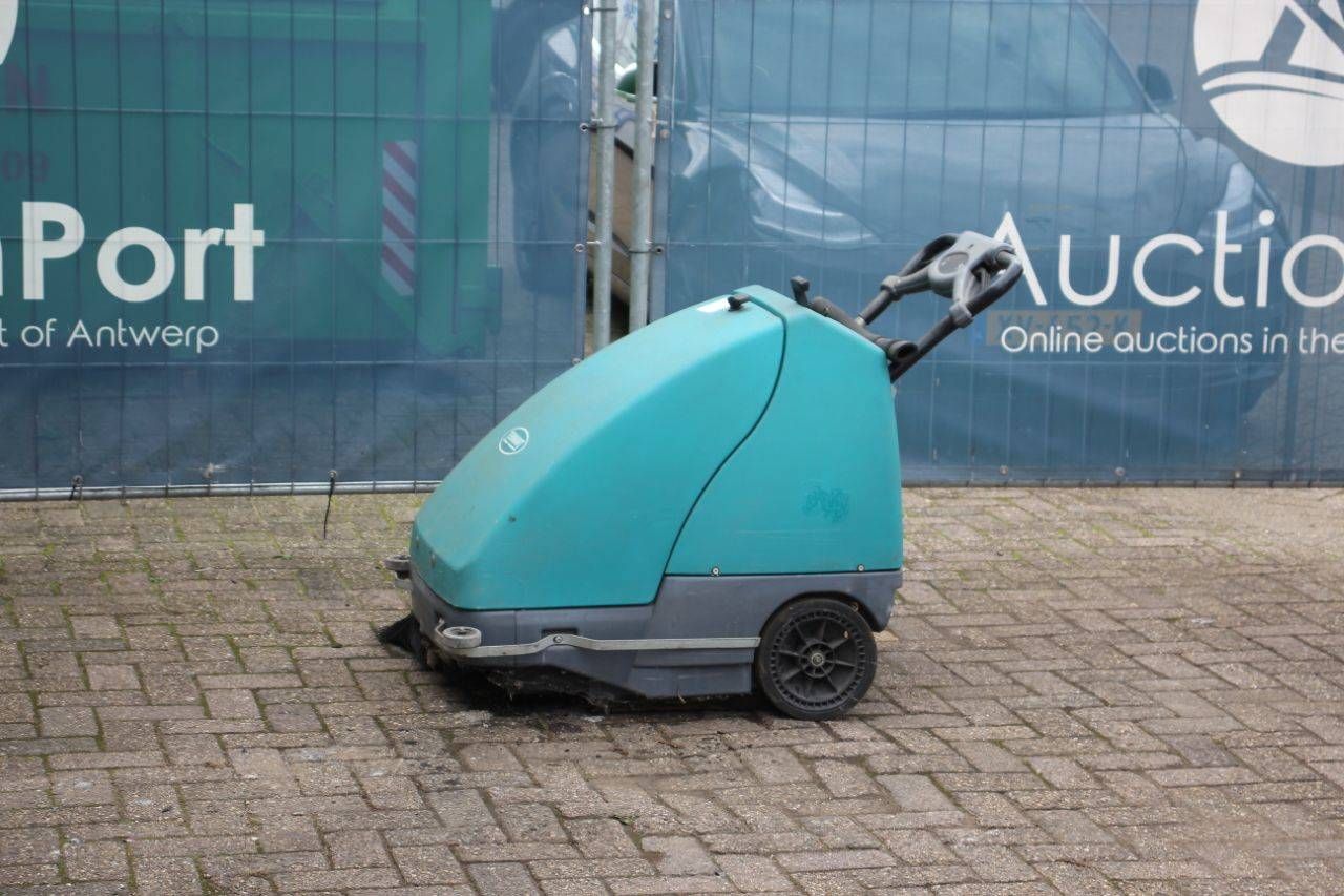 Tennant S8 Electric Sweeper