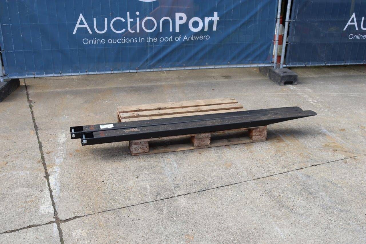 Set of forklift extension forks 2000kg
