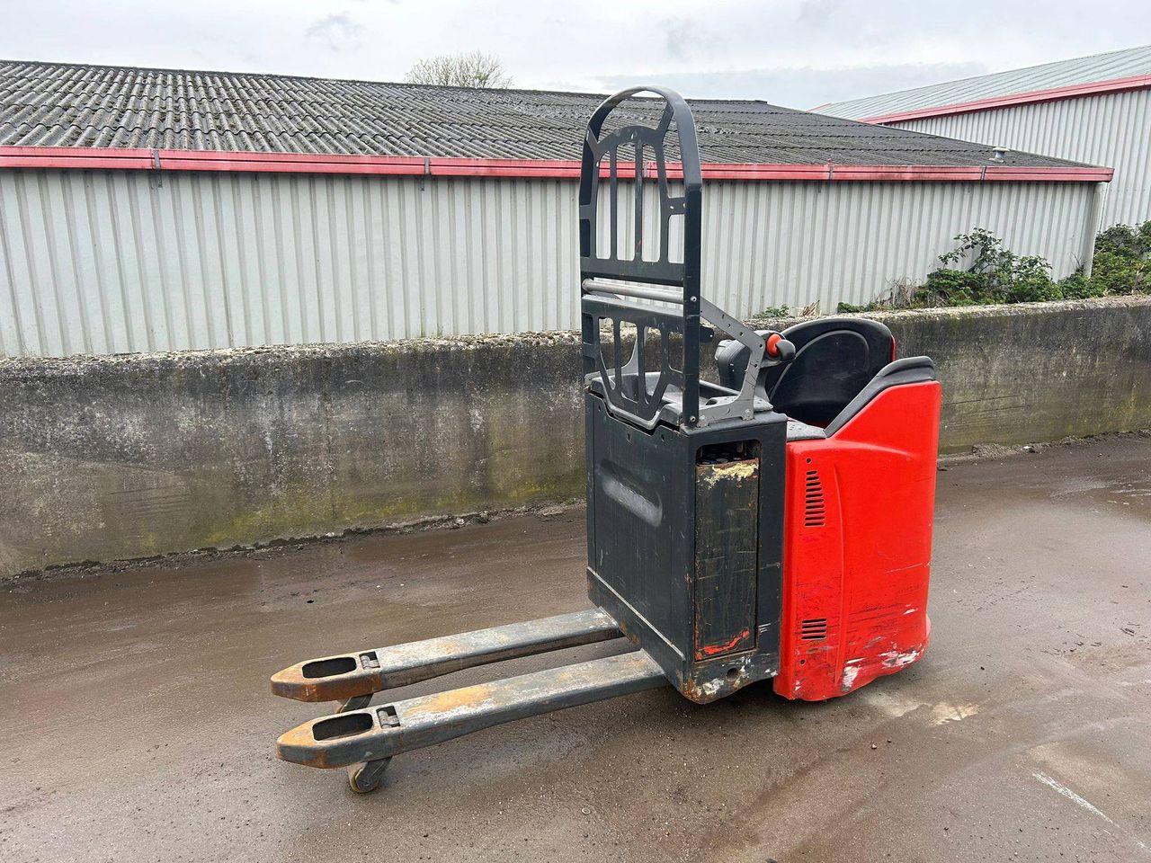 Pallet truck Linde T20 SP Electric 2000kg