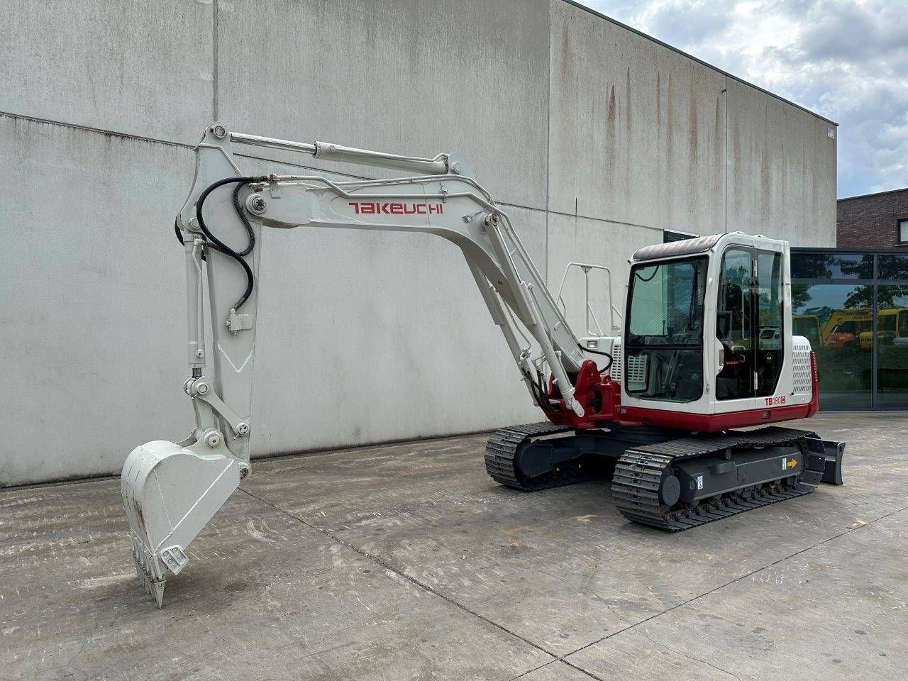 Excavadora de orugas Takeuchi TB180C Diésel