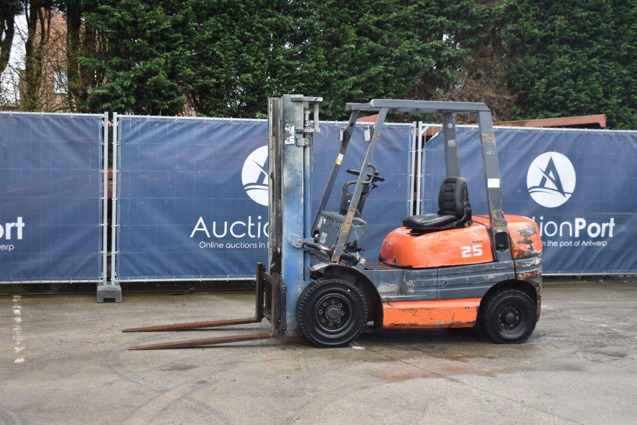 Forklift Toyota 02-6FDF25 Diesel 2300kg