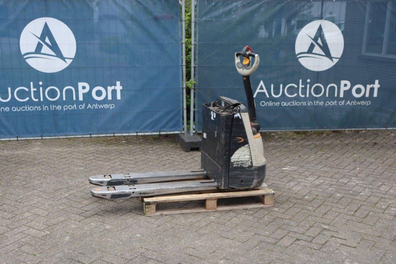Pallet truck Crown WP3015 Electric 1600kg