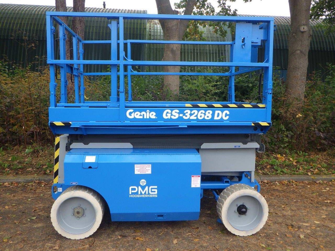 Scissor lift Genie GS-3268DC Electric 11.75m 2008