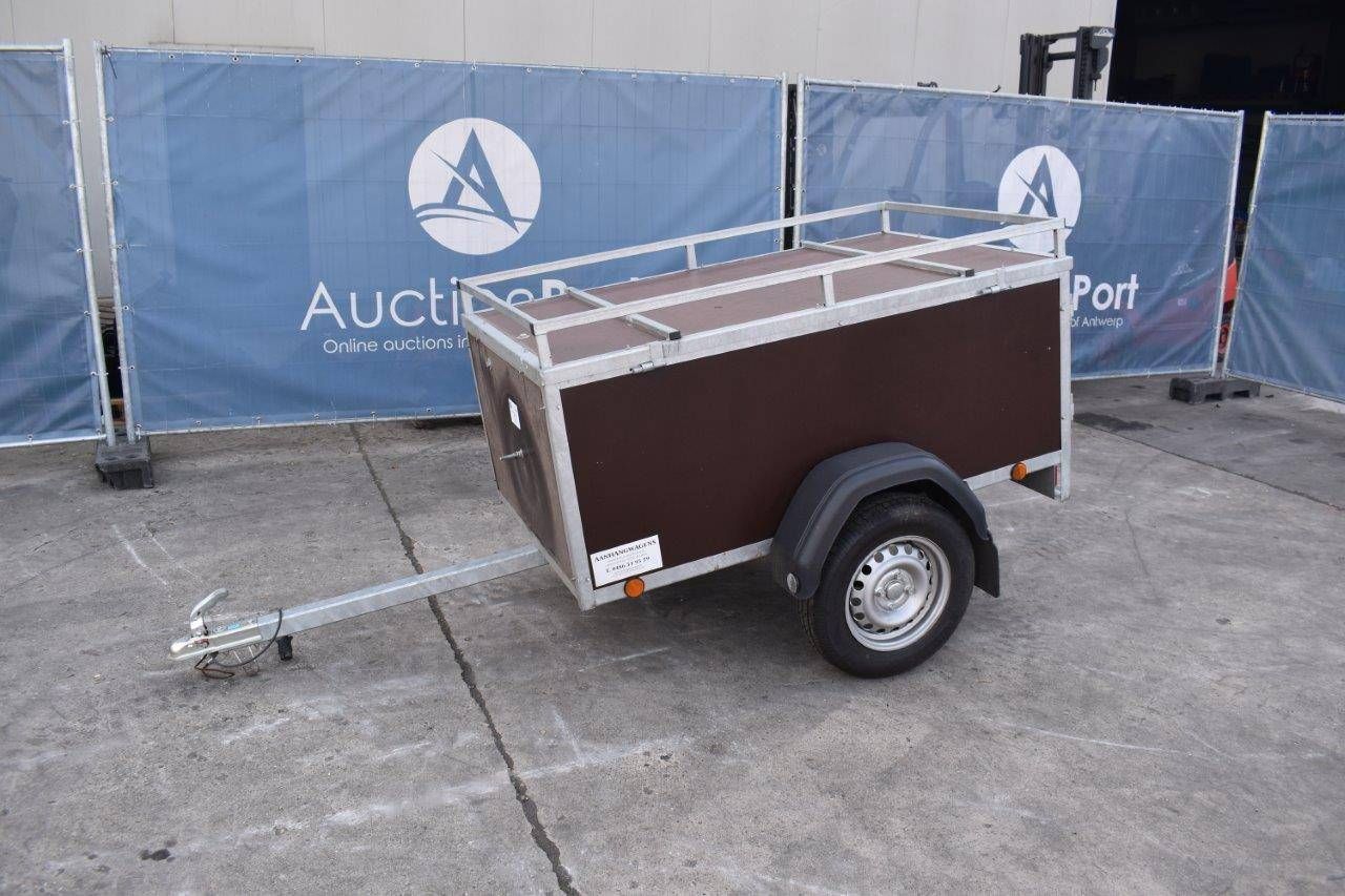 Geschlossener Anhänger 750 kg