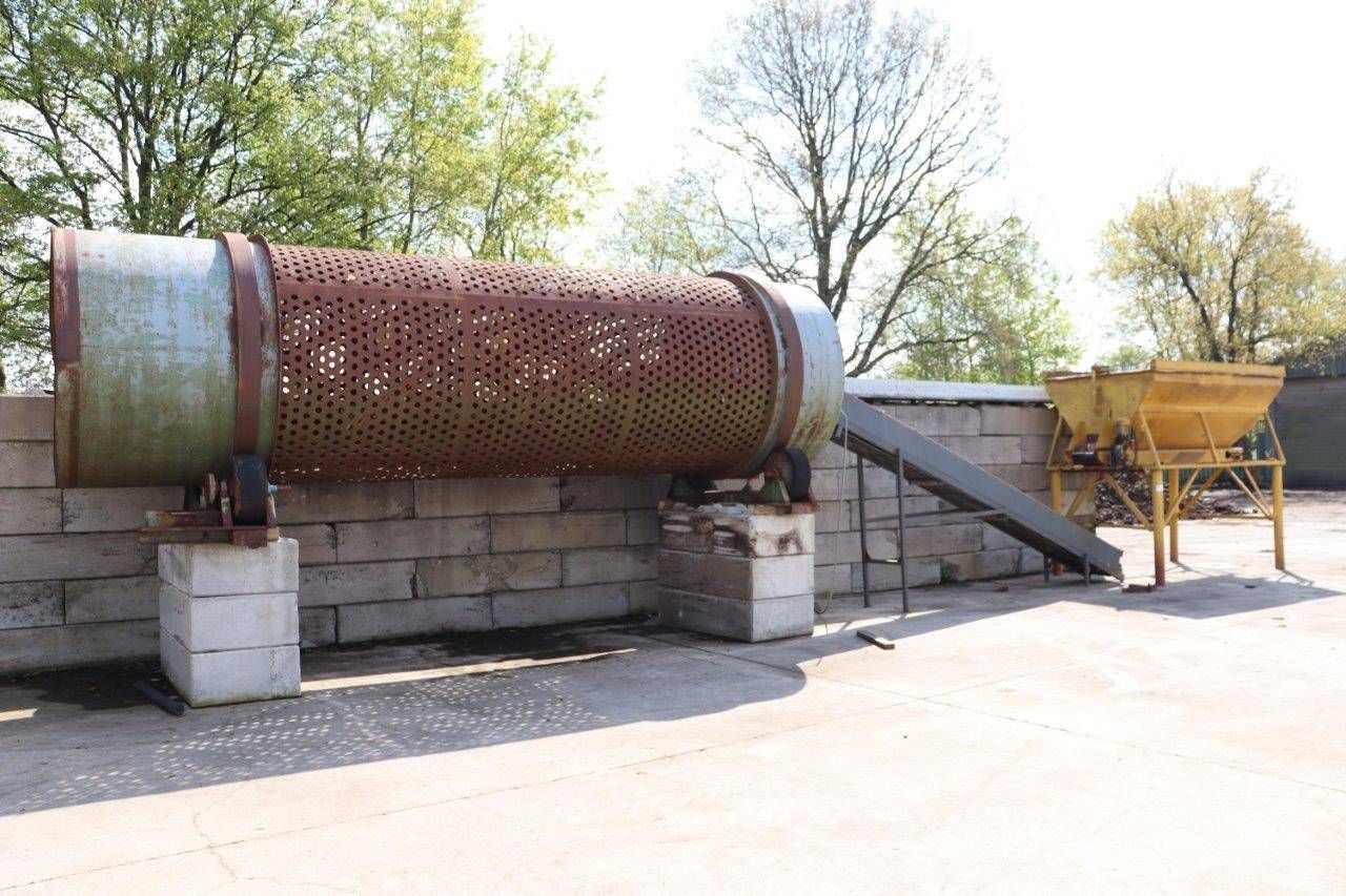 Drum sieve with bunker box