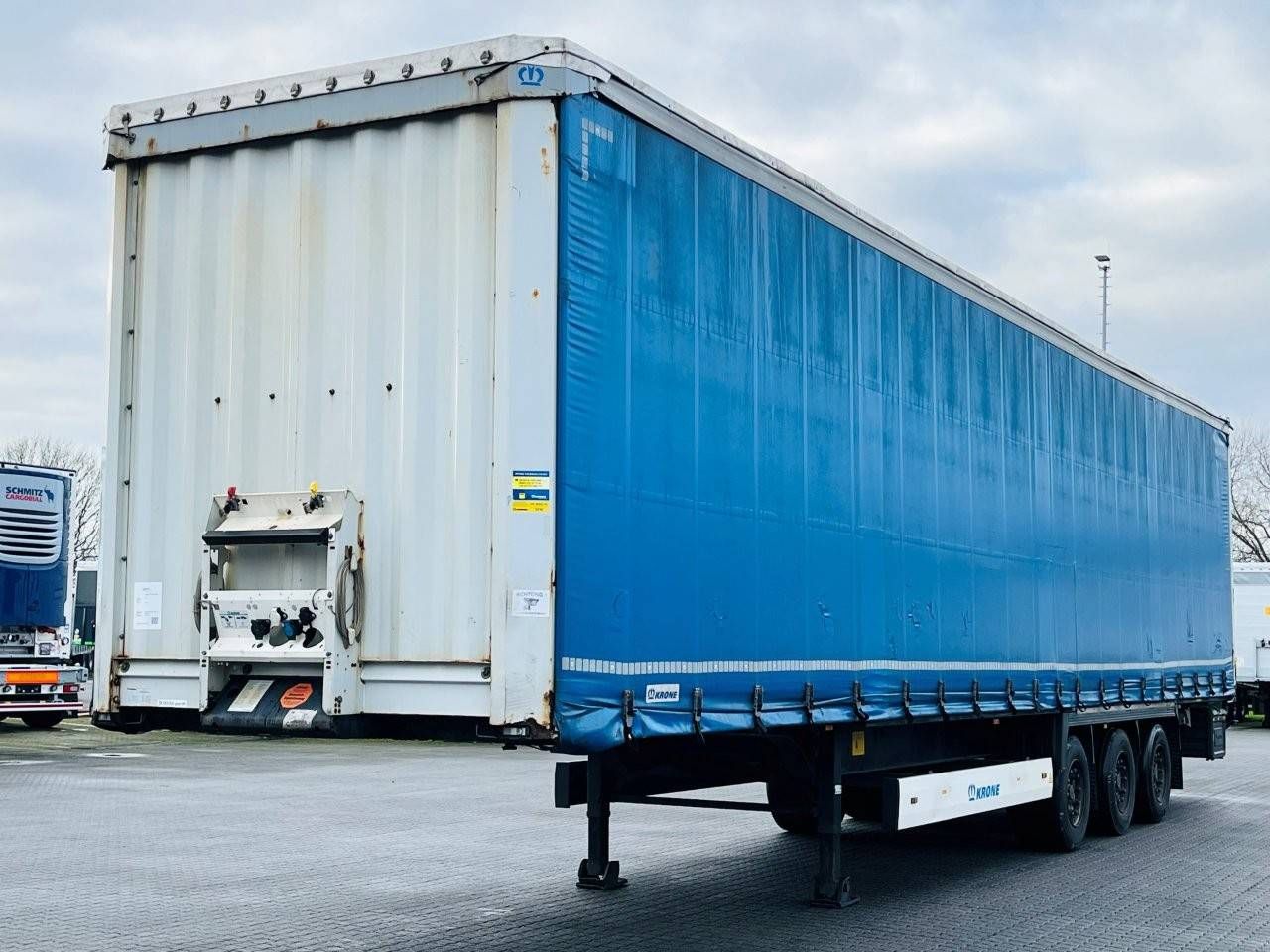 Curtainsider trailer Krone 2016