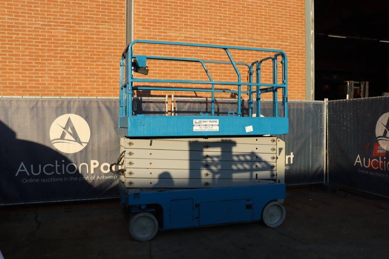 Scissor Lift Genie GS-4047 Electric 13.7m