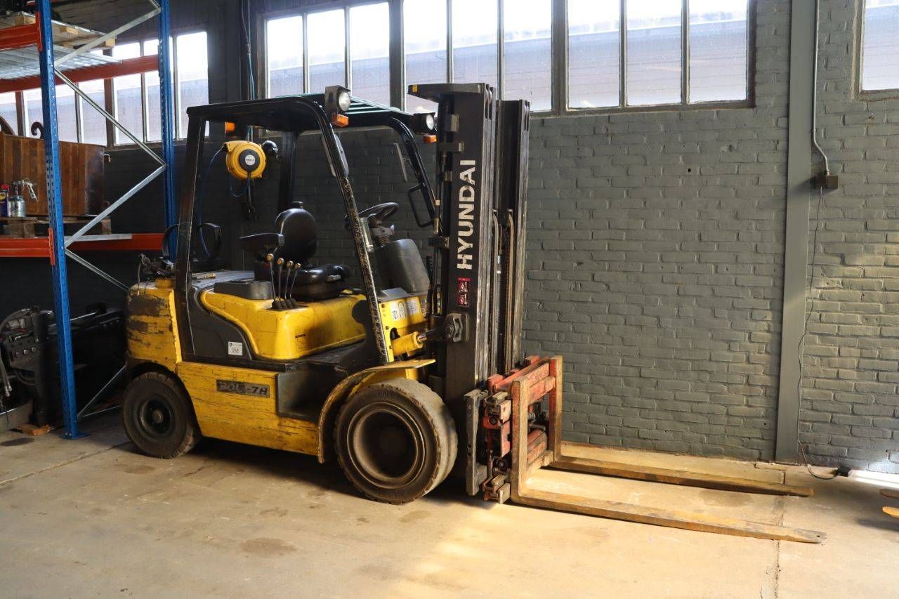 Forklift Hyundai 30L-7A LPG 3000kg 4.7m 2013