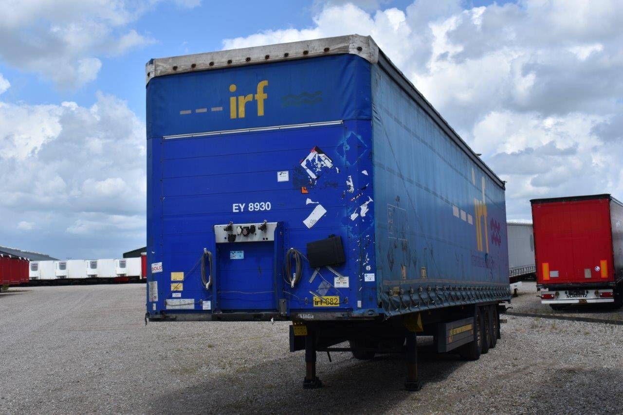 Sliding curtain semi-trailer Schmitz Cargobull SCB S3T 2015