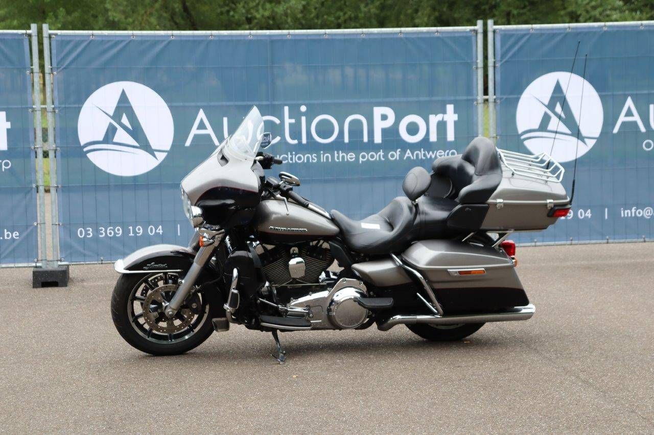 Motorcycle Harley Davidson Ultra Classic Petrol 2016