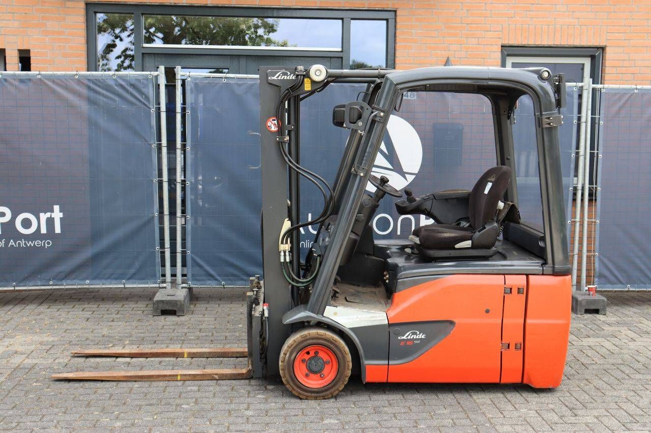 Linde E16-02 Electric Forklift 1600kg 4.0m 2016
