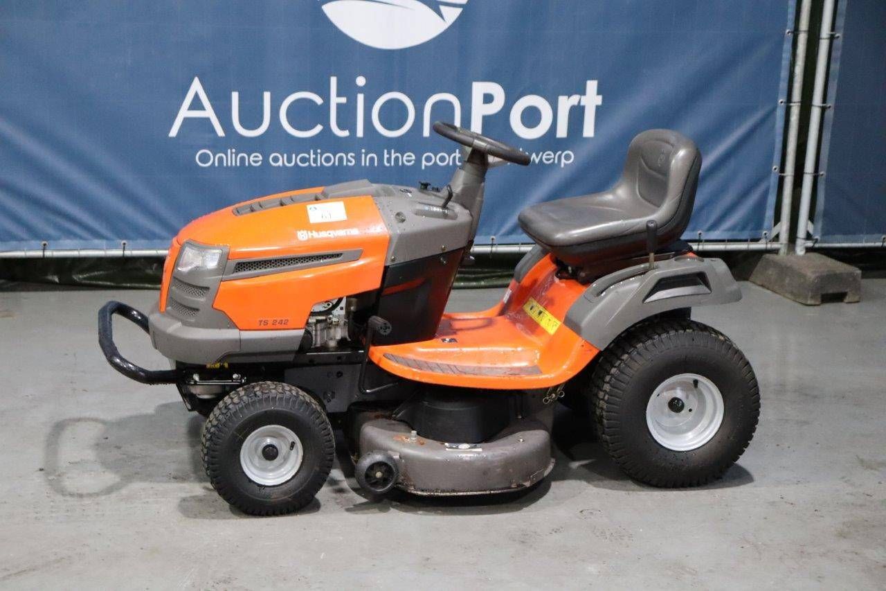 Riding mower Husqvarna TS 242 Petrol