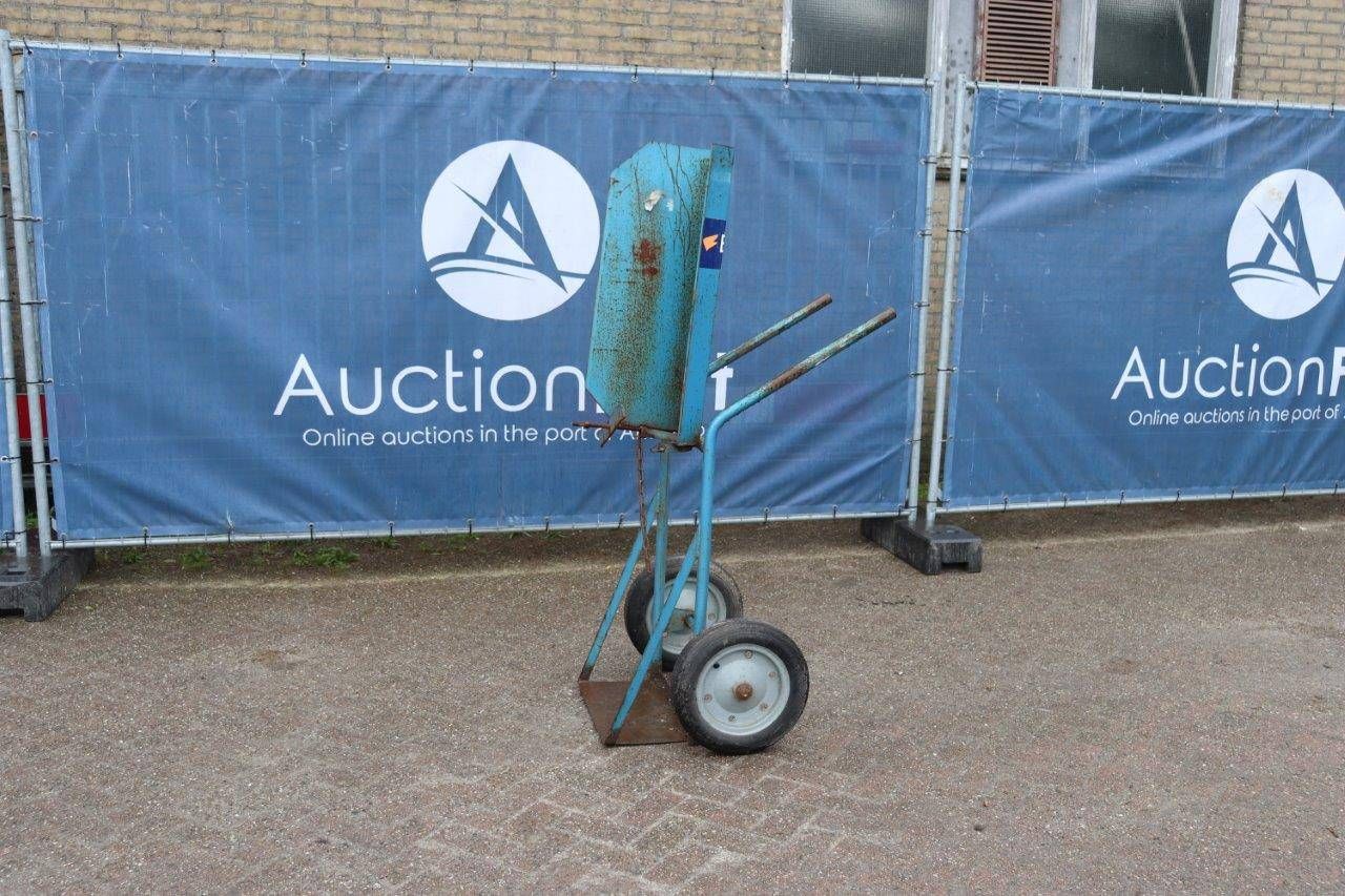 Gas cylinder trolley