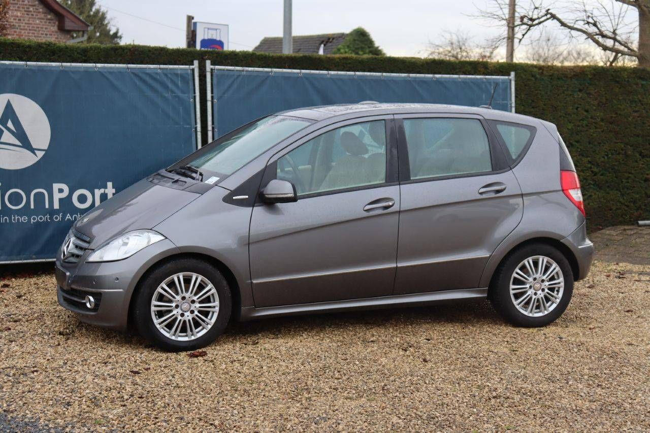 Passenger car Mercedes-Benz A170 Petrol 2009 (Margin)