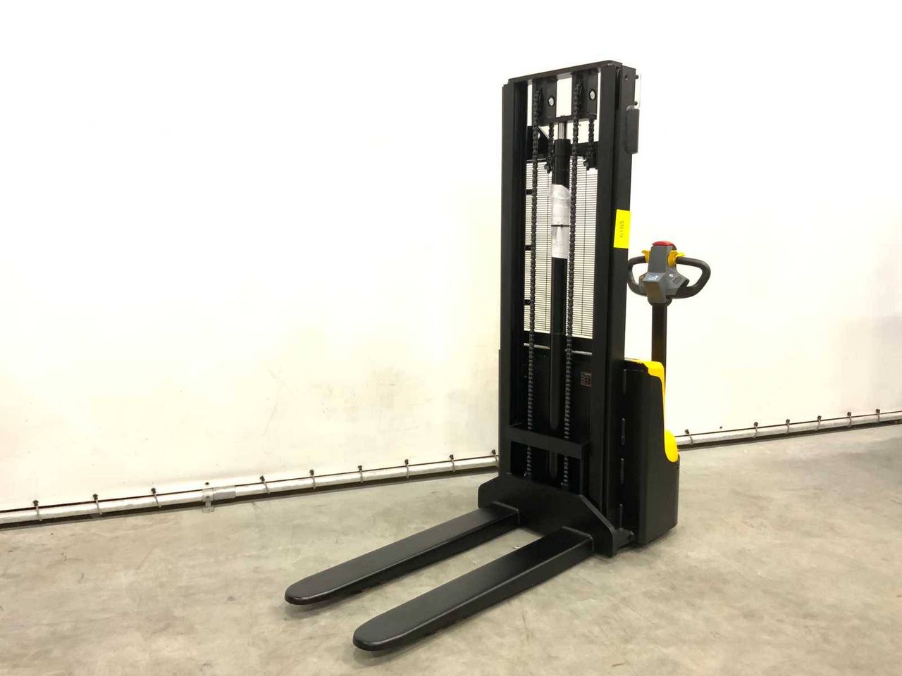 Stacker RTE 6182 Electric 1500kg 3m 2024 New