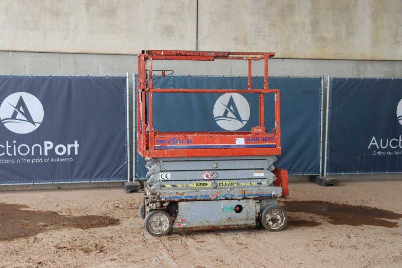 Scissor lift Skyjack SJ3219 Electric 227kg 7.8m 2010 