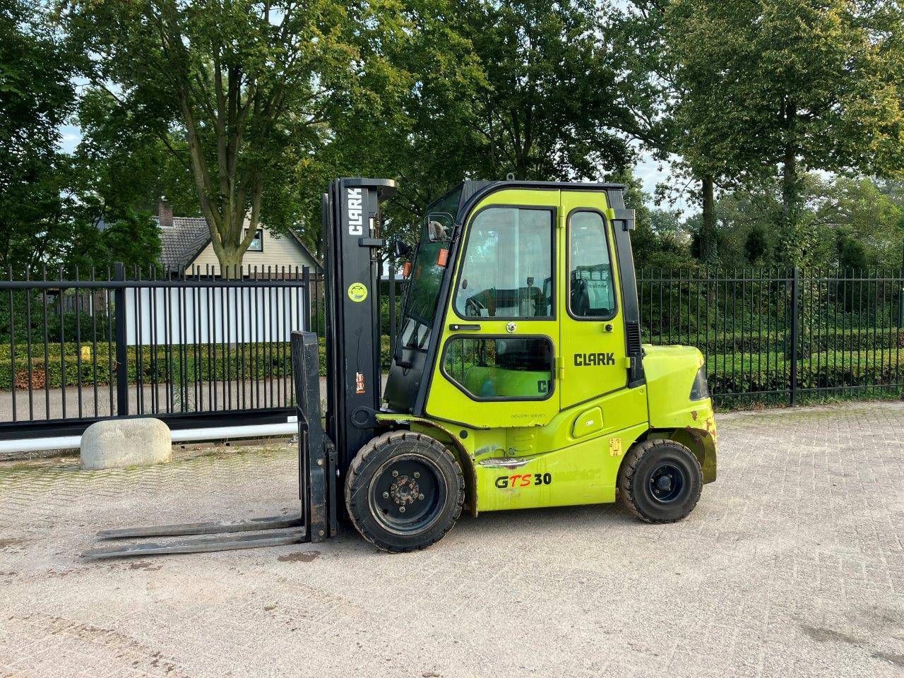 Forklift Clark GTS30 Diesel 3000kg