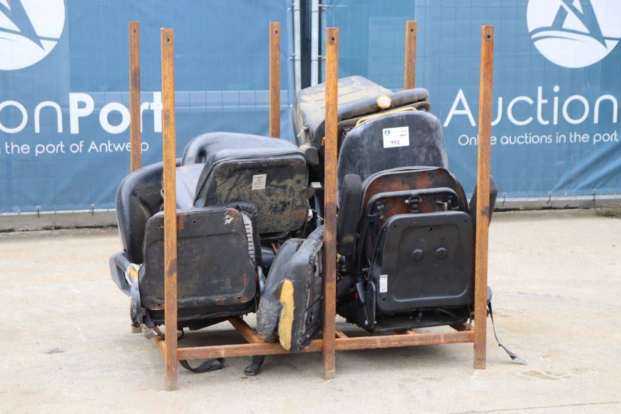Batch of machine chairs 
