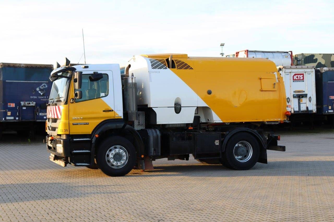 Sweeper Mercedes-Benz Axor 19.24 Diesel
