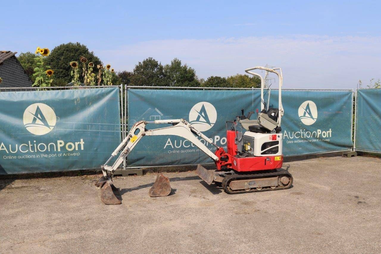 Mini digger Takeuchi TB210R Diesel