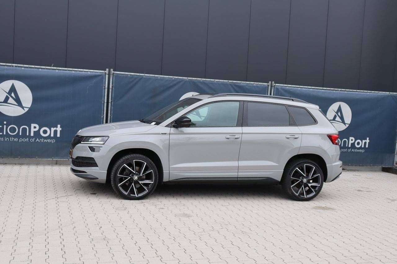 SUV Skoda Karoq Sport Line Petrol 150hp 2021