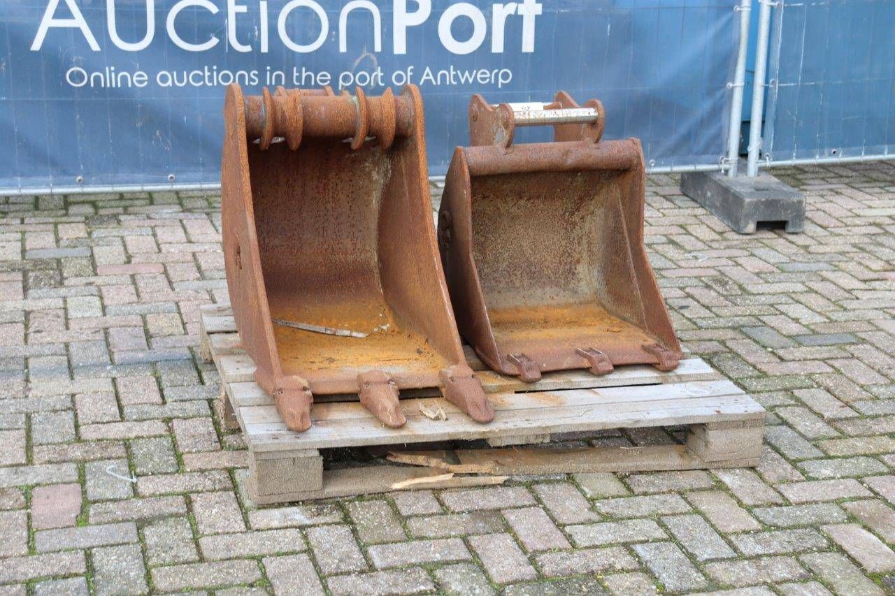 Excavator buckets 2 pieces