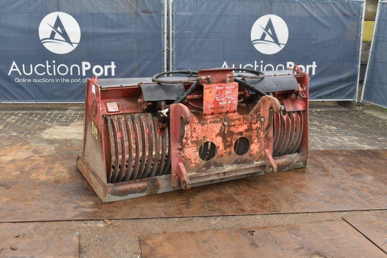 Sieve container