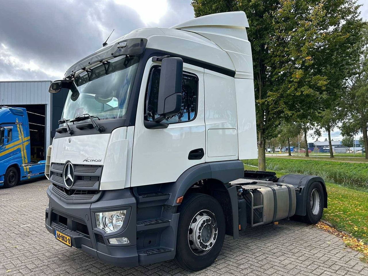 Chassis Cabin Mercedes-Benz Actros 1840 Diesel 395hp 2018