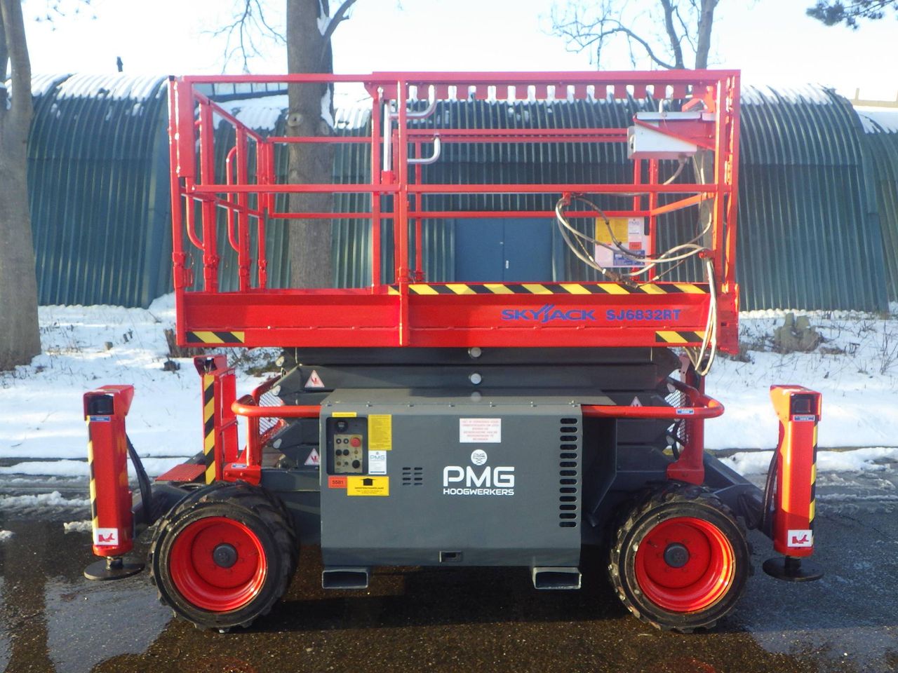 Scissor lift Rough Terrain Skyjack SJ6832RT Diesel 11.75m 2018