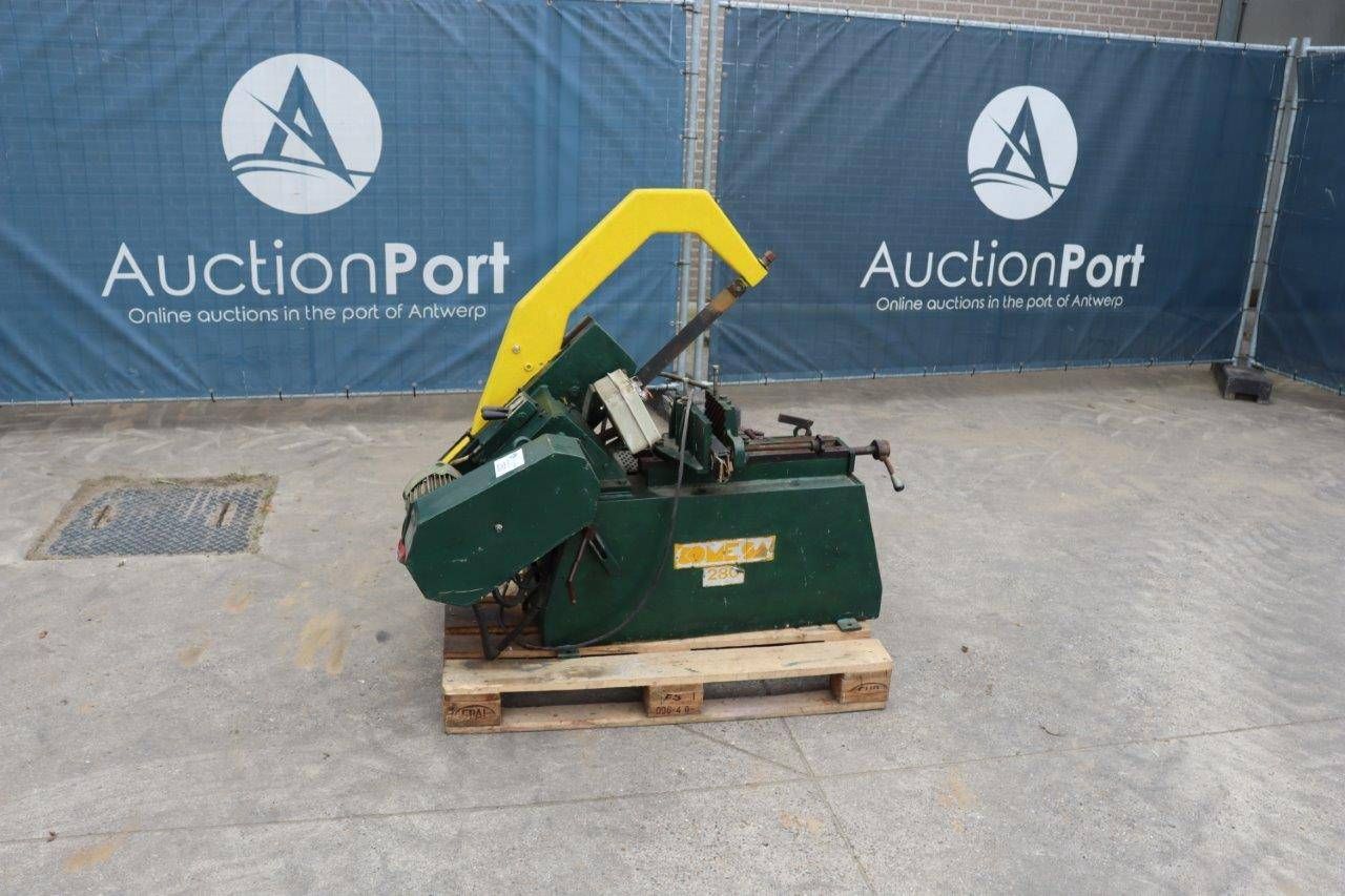 Hacksaw machine