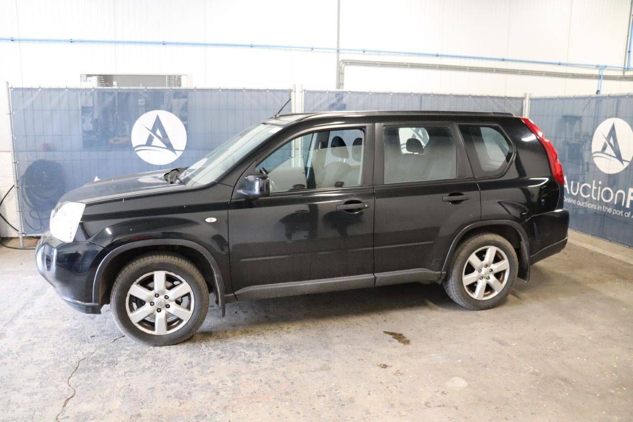 SUV Nissan X-Trail Petrol 142hp 2008
