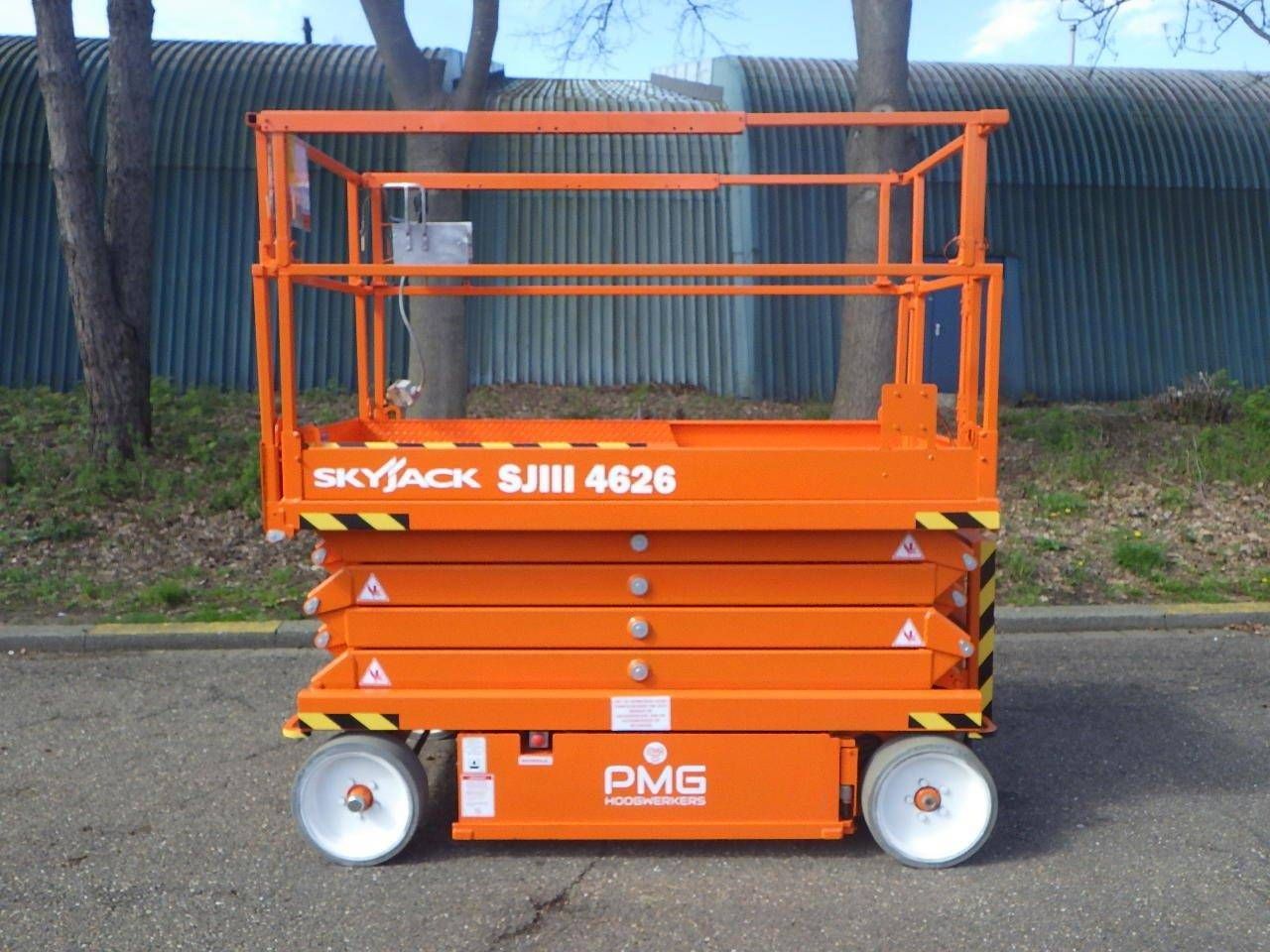 Scissor lift Skyjack SJ4626 Electric 9.92m 2014