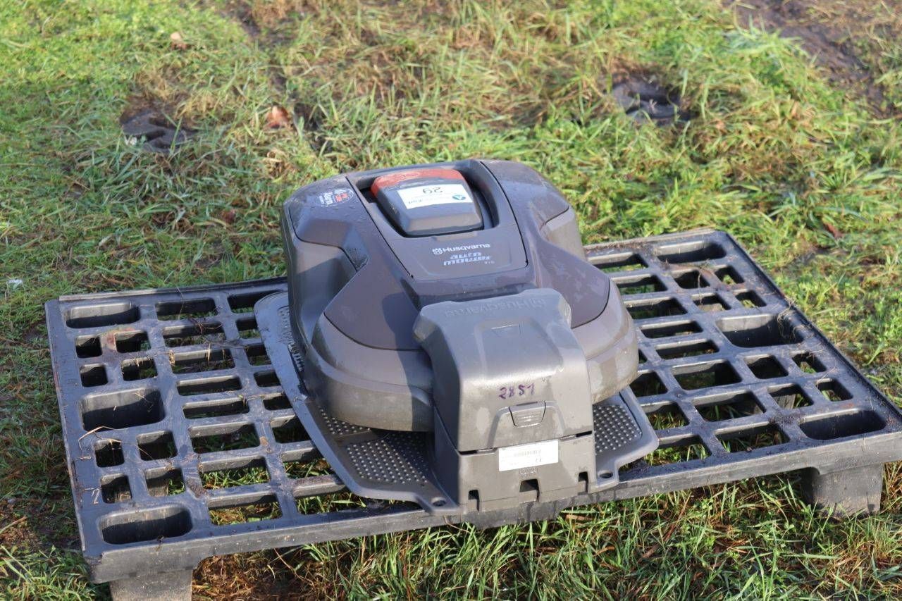 Robotic lawn mower Husqvarna CS P15 2018