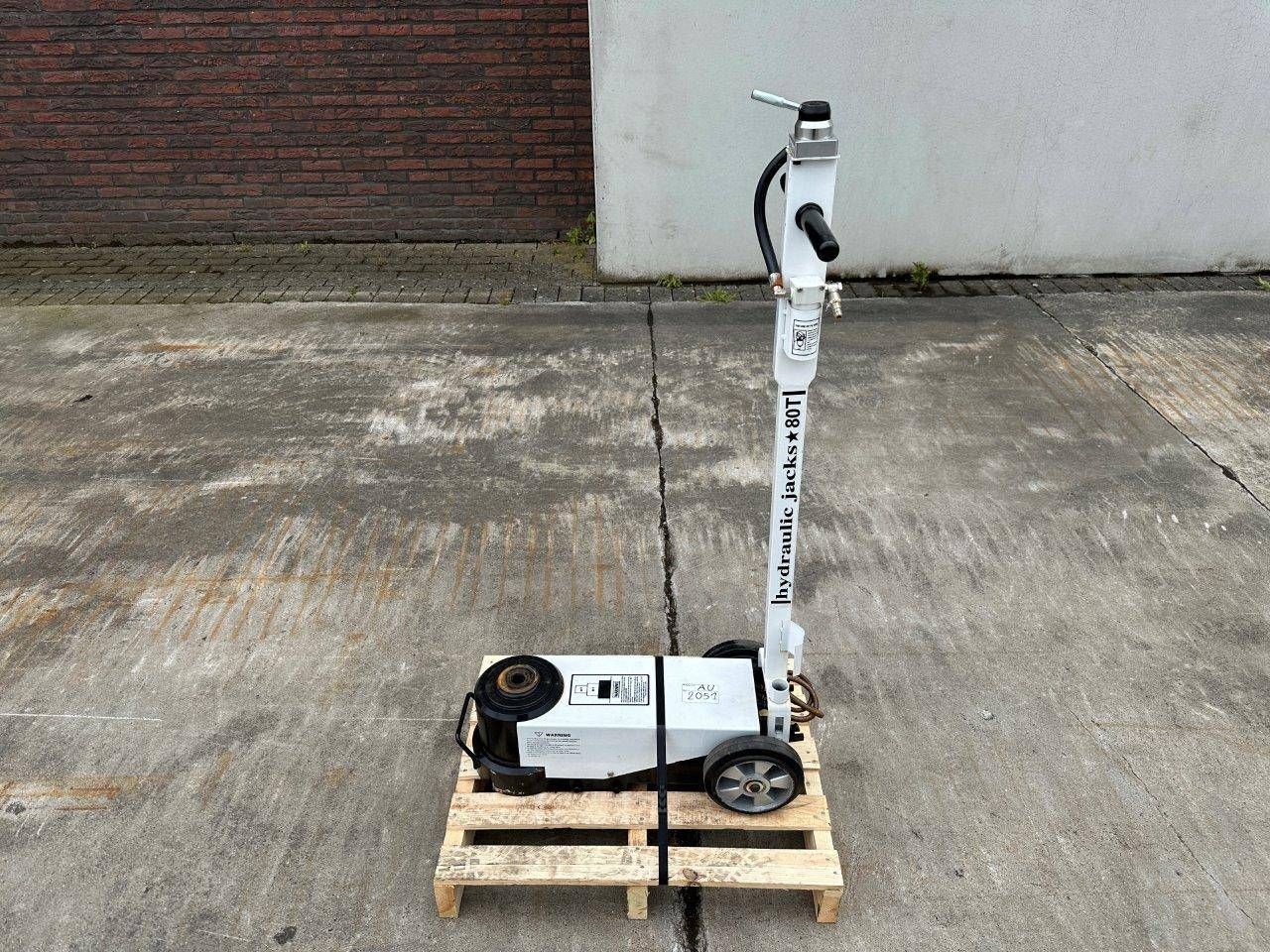 Pneumatic Hydraulic jack Champs AY80 40/80t New